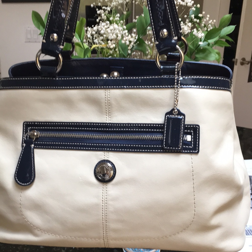 Coach Laura Carryall Large Navy / Ivory  White Leather Satchel / Shoulder Bag